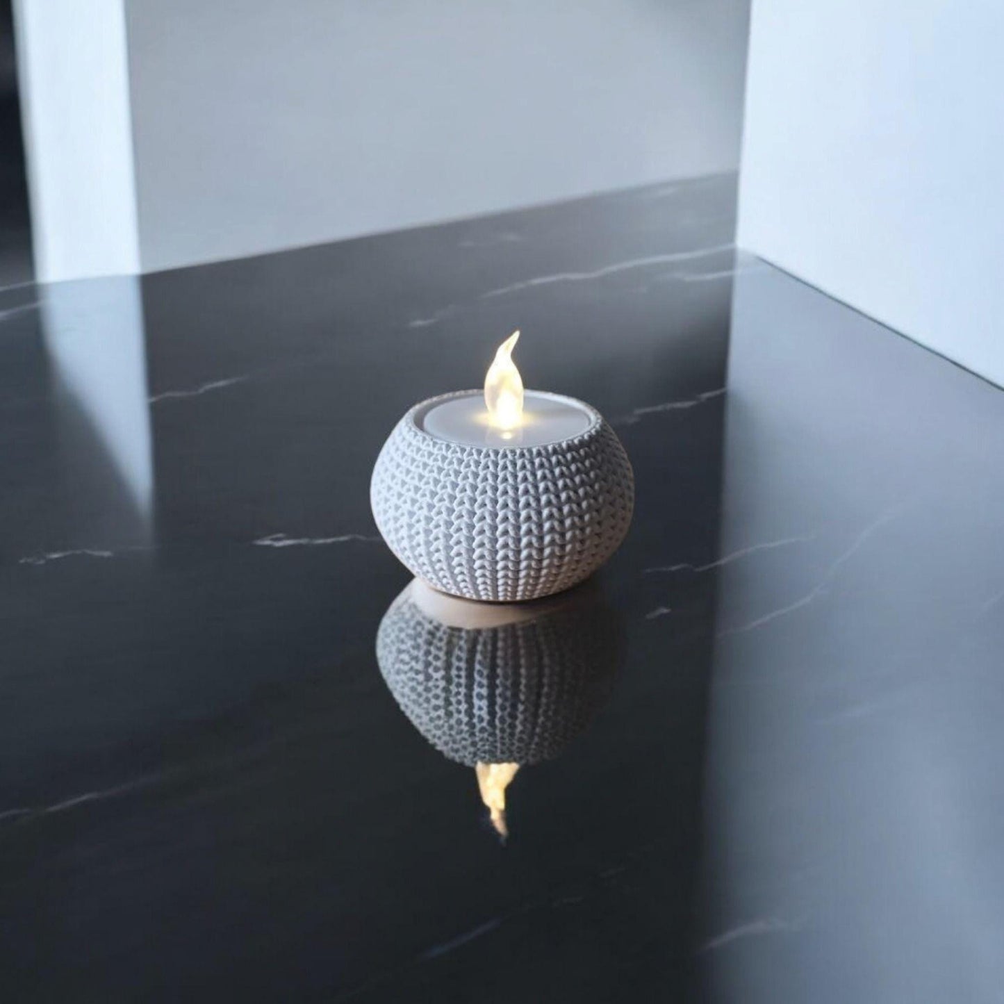 Charming Knitted Pattern Tea Light Holder Set with Flickering LED Candles (Multiple Options)