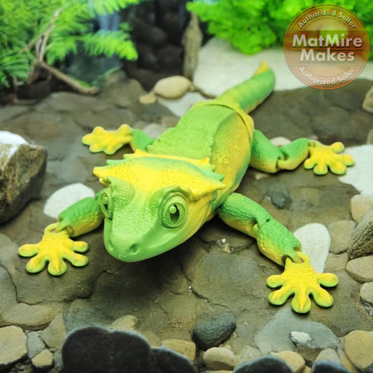 Articulated Crested Gecko Figure - Bendable Lizard Toy for Reptile Enthusiasts - Unique Posable Decor